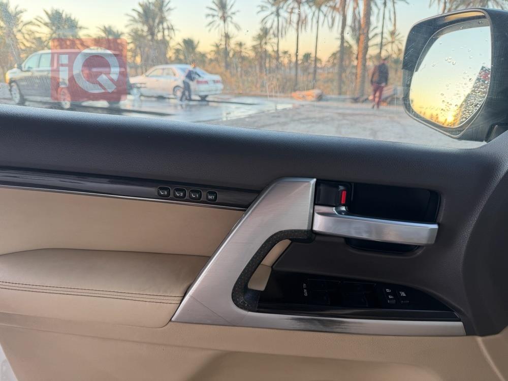 تويوتا لاندكروزر